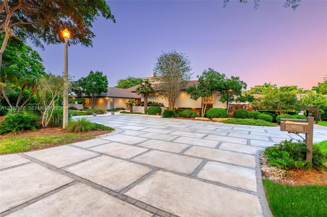 For Sale: $5,750,000 (5 beds, 5 baths, 4486 Square Feet)