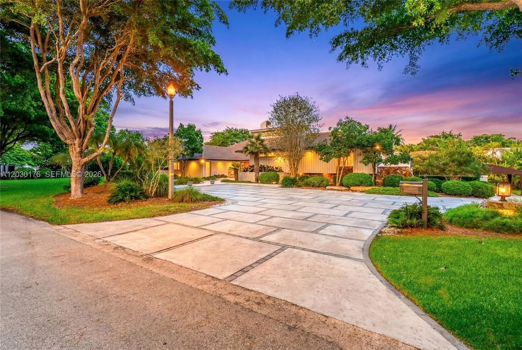 For Sale: $5,750,000 (5 beds, 5 baths, 4486 Square Feet)