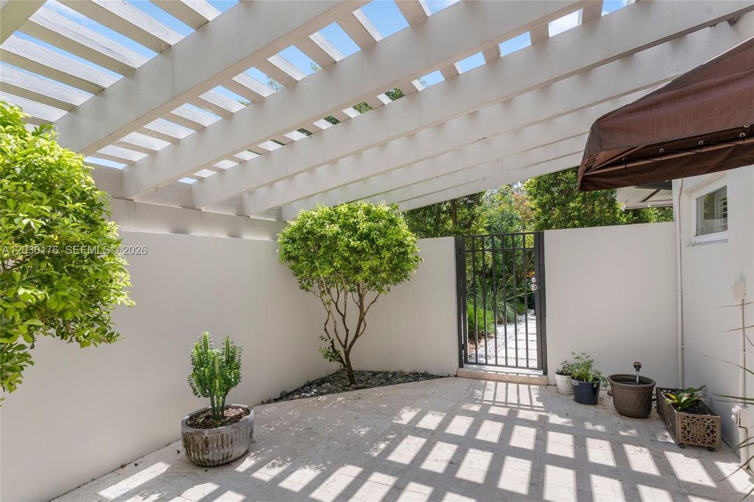 For Sale: $5,750,000 (5 beds, 5 baths, 4486 Square Feet)