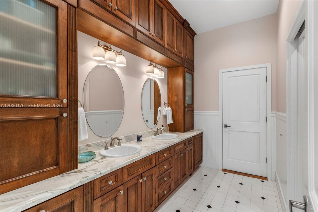 For Sale: $5,750,000 (5 beds, 5 baths, 4486 Square Feet)