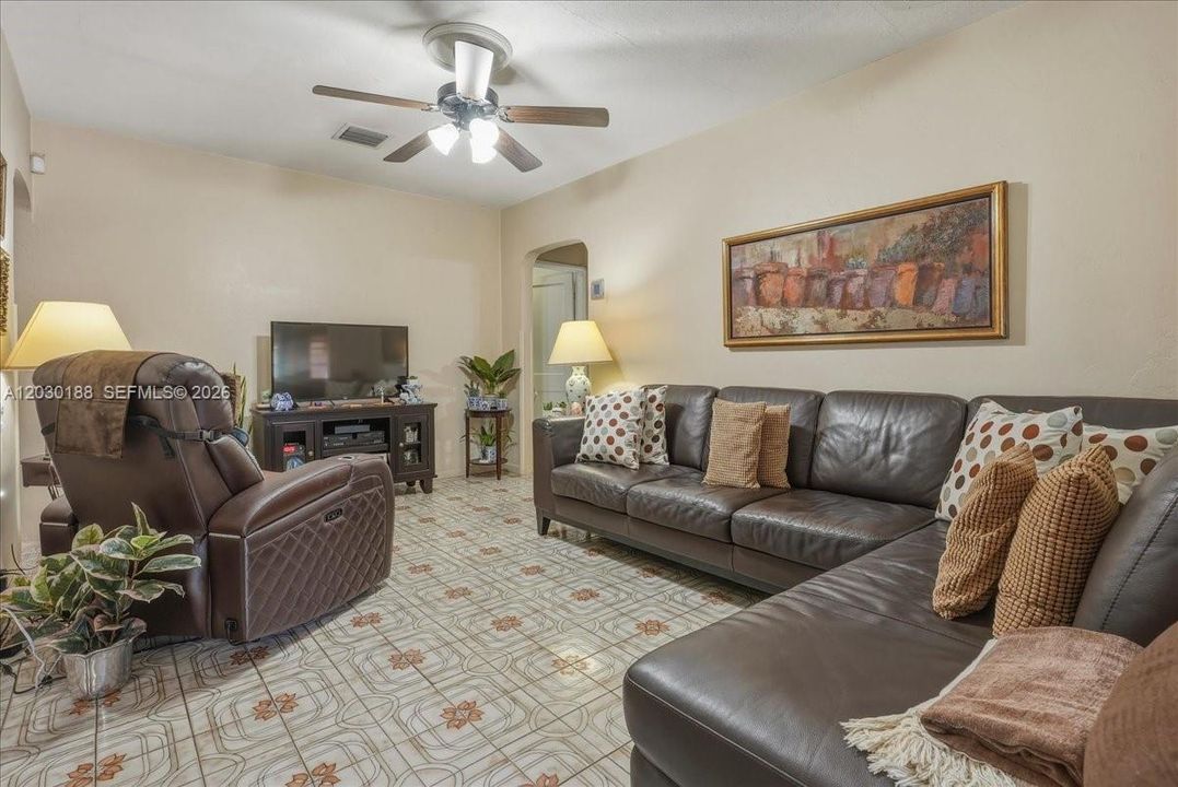 Active With Contract: $699,000 (3 beds, 2 baths, 1776 Square Feet)
