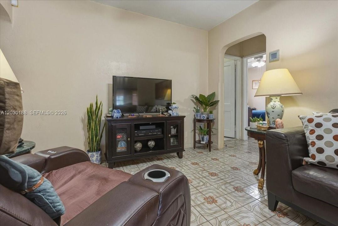 Active With Contract: $699,000 (3 beds, 2 baths, 1776 Square Feet)