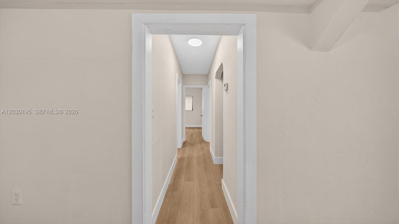 Activo con contrato: $685,000 (5 camas, 4 baños, 2010 Pies cuadrados)