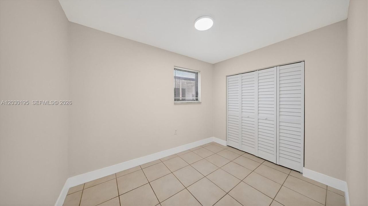 Activo con contrato: $685,000 (5 camas, 4 baños, 2010 Pies cuadrados)