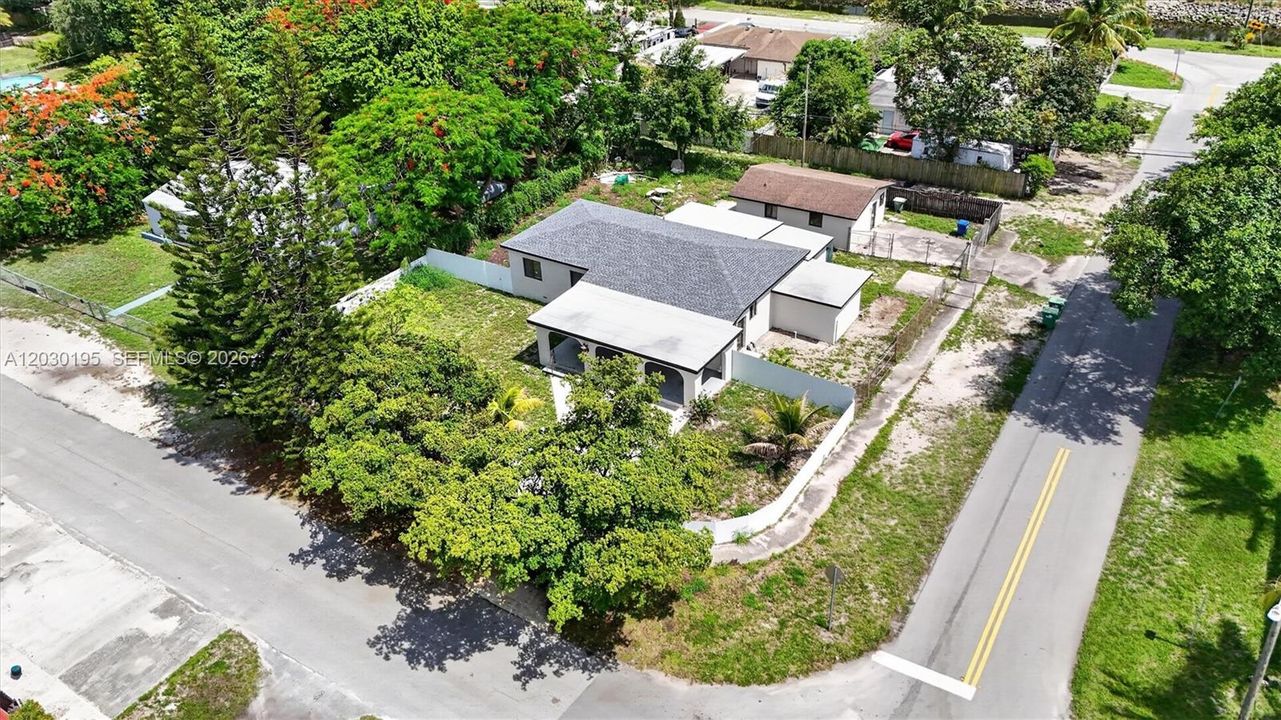 Activo con contrato: $685,000 (5 camas, 4 baños, 2010 Pies cuadrados)