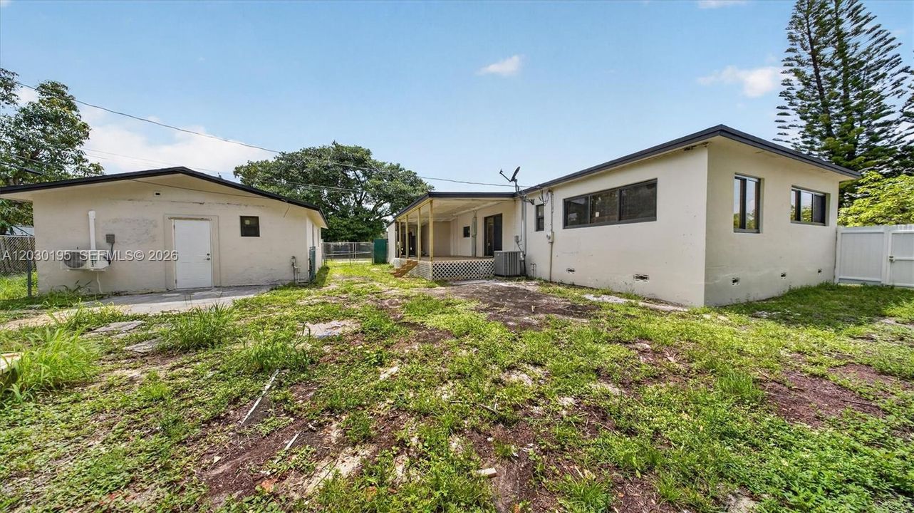 Activo con contrato: $685,000 (5 camas, 4 baños, 2010 Pies cuadrados)
