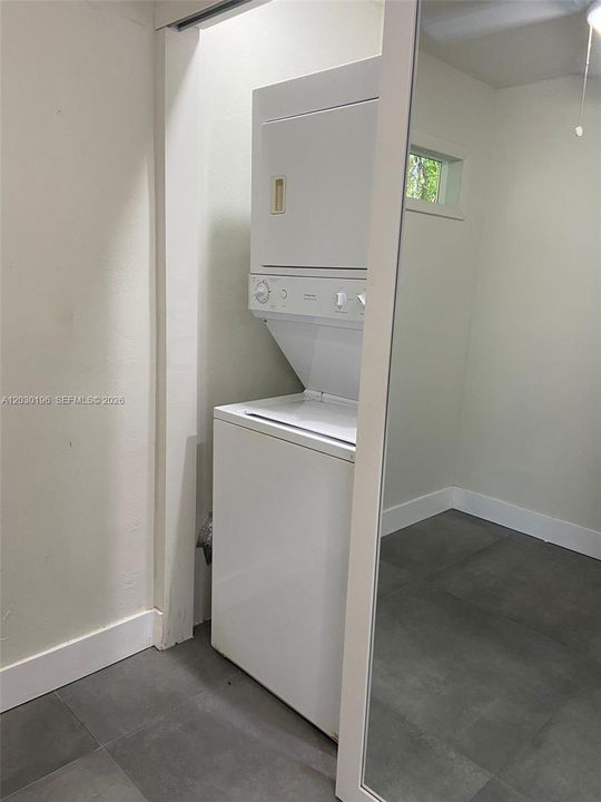 For Rent: $2,500 (1 beds, 1 baths, 1123 Square Feet)