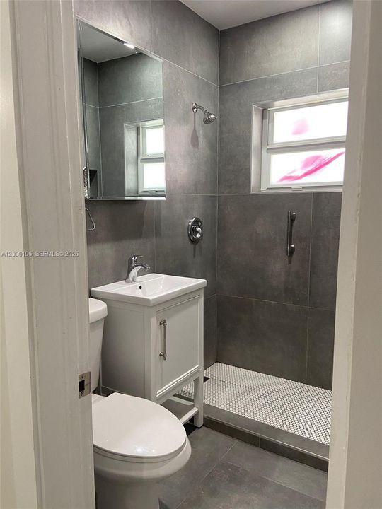 For Rent: $2,500 (1 beds, 1 baths, 1123 Square Feet)