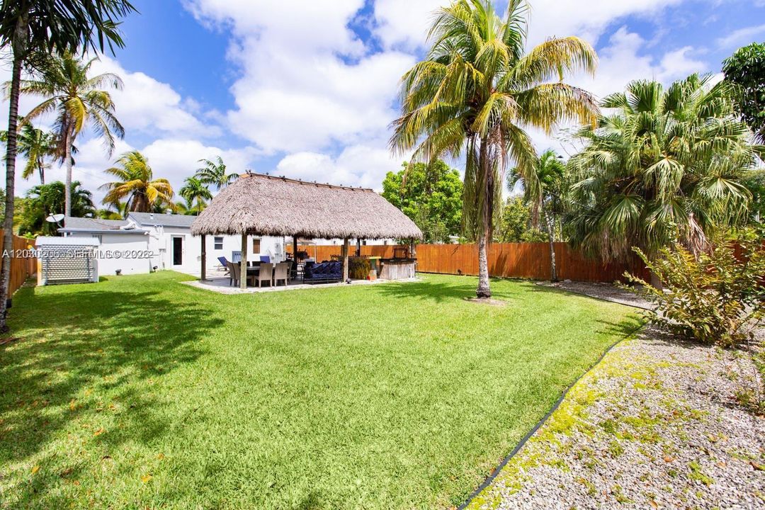 En Venta: $850,000 (2 camas, 2 baños, 1304 Pies cuadrados)