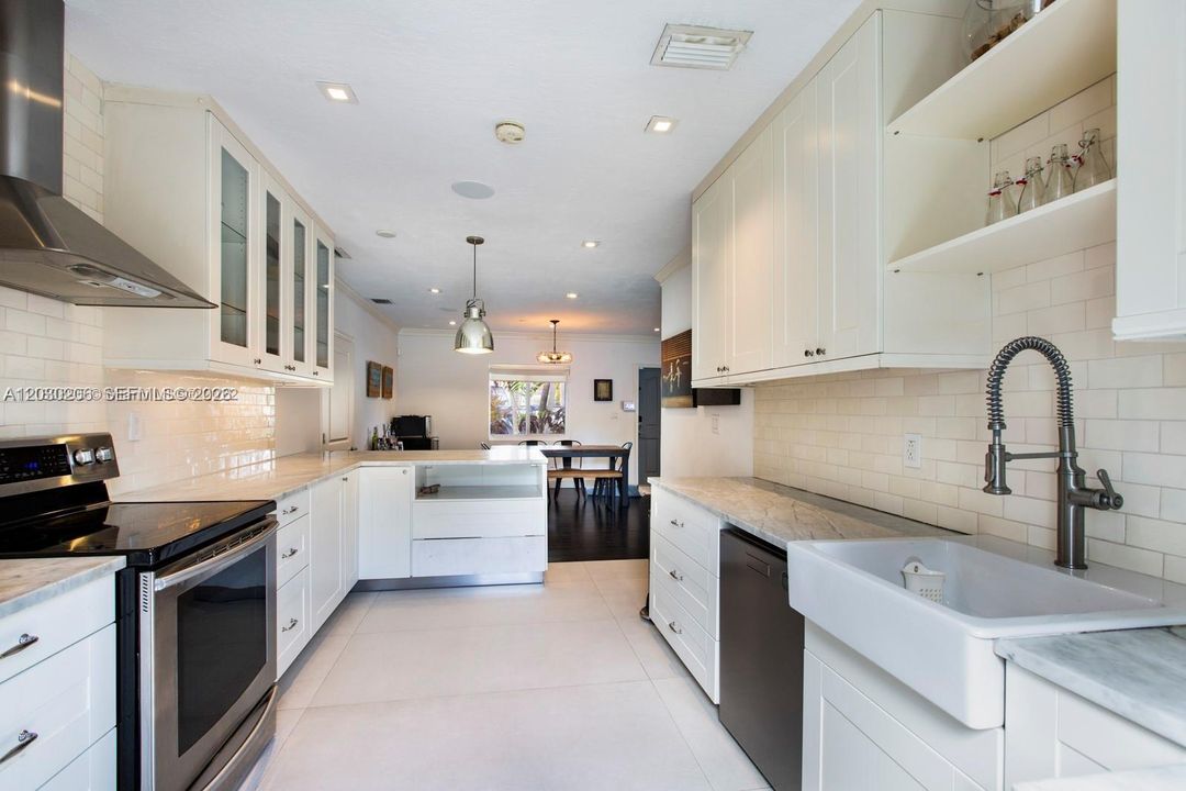 En Venta: $850,000 (2 camas, 2 baños, 1304 Pies cuadrados)