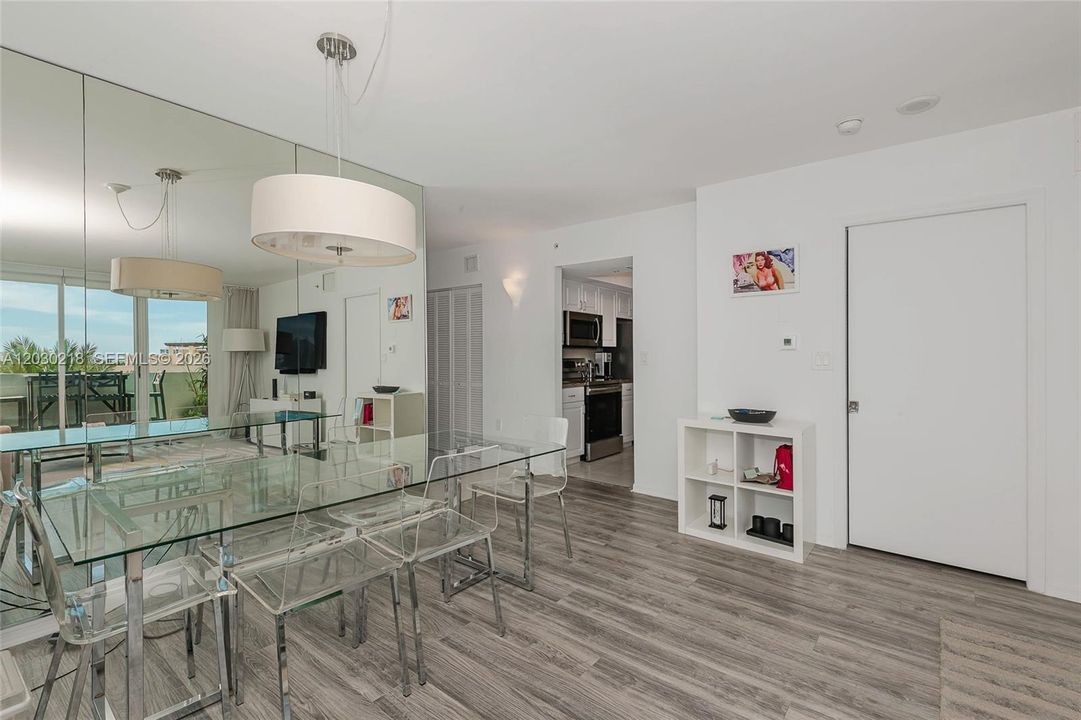 For Sale: $699,000 (1 beds, 1 baths, 740 Square Feet)