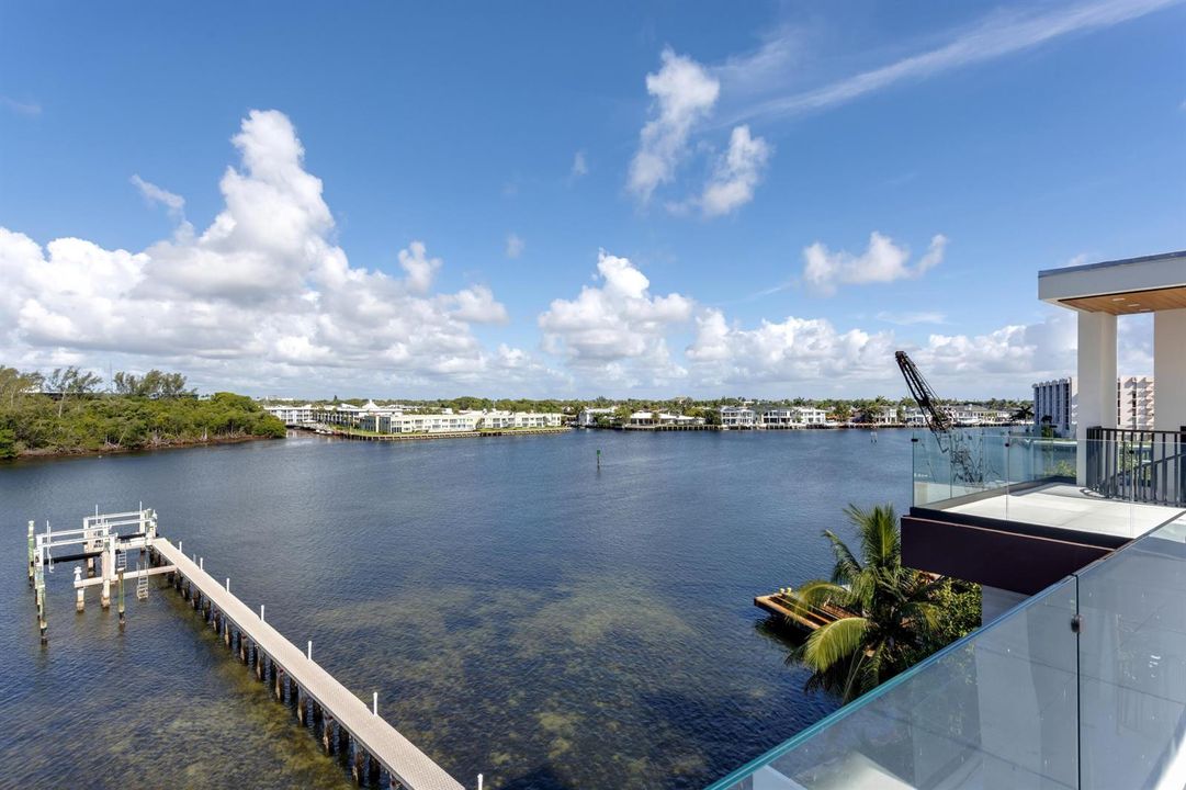 PRIVATE ROOFTOP VIEW