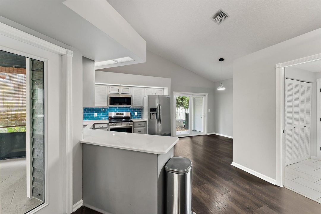 011-10440SEJupiterNarrowsDr-HobeSound-SM