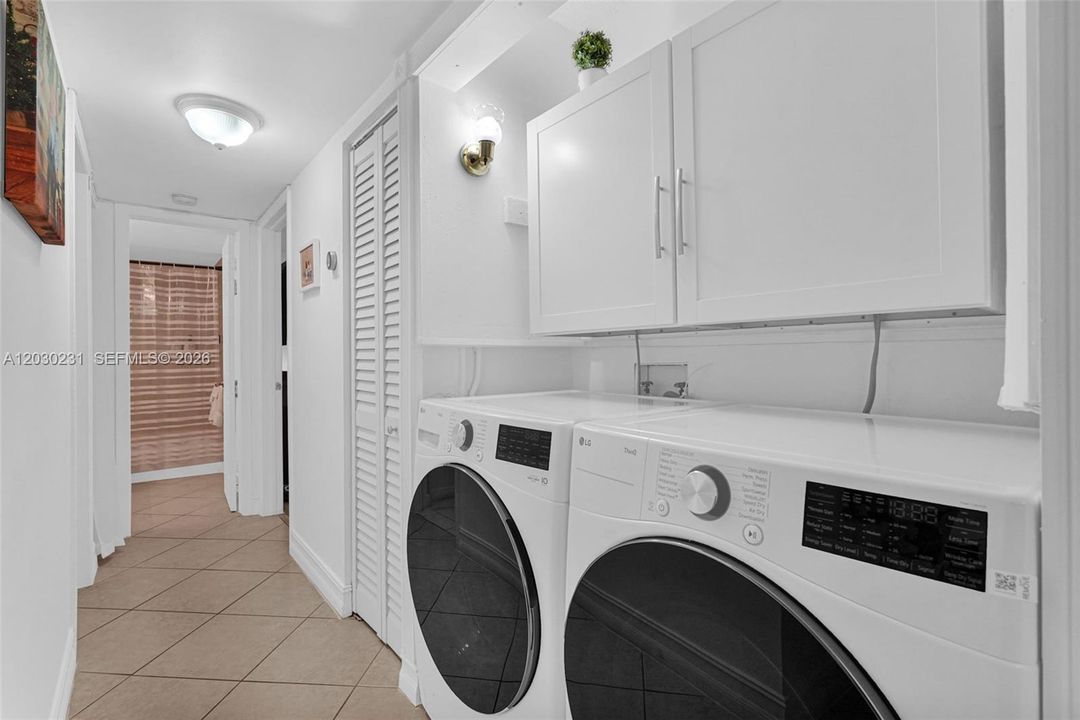 На продажу: $269,000 (2 спален, 2 ванн, 926 Квадратных фут)