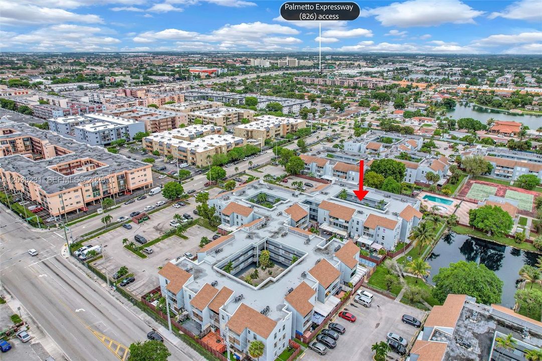 На продажу: $269,000 (2 спален, 2 ванн, 926 Квадратных фут)