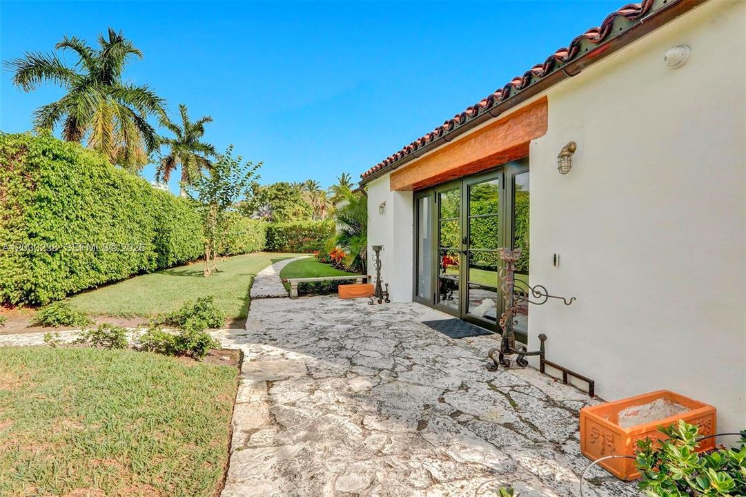 For Sale: $3,638,000 (3 beds, 4 baths, 3495 Square Feet)