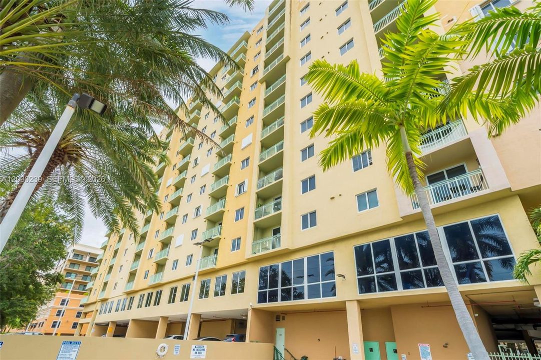 For Rent: $2,650 (1 beds, 1 baths, 605 Square Feet)
