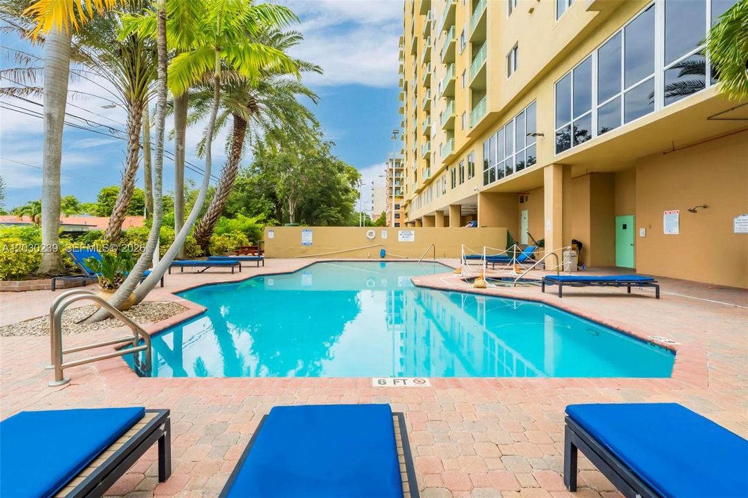 For Rent: $2,650 (1 beds, 1 baths, 605 Square Feet)