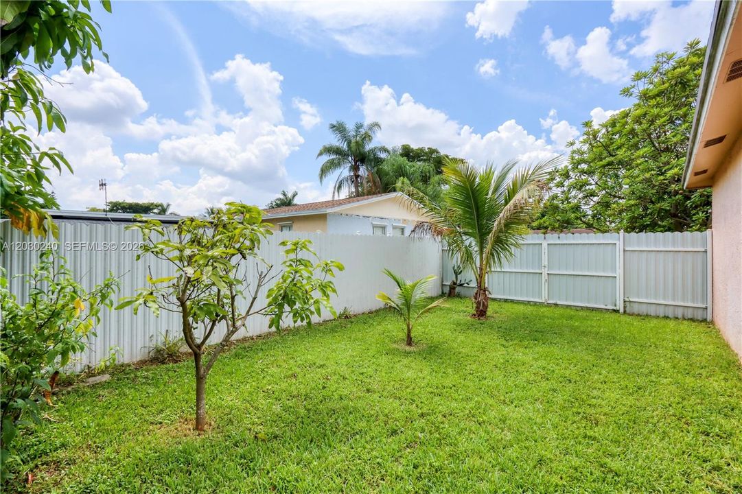En Venta: $530,000 (4 camas, 2 baños, 2127 Pies cuadrados)
