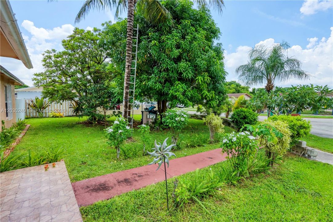 En Venta: $530,000 (4 camas, 2 baños, 2127 Pies cuadrados)