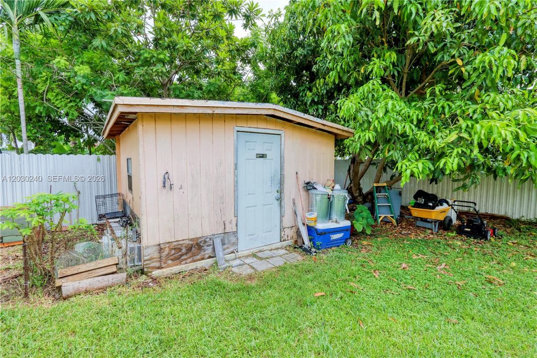 En Venta: $530,000 (4 camas, 2 baños, 2127 Pies cuadrados)