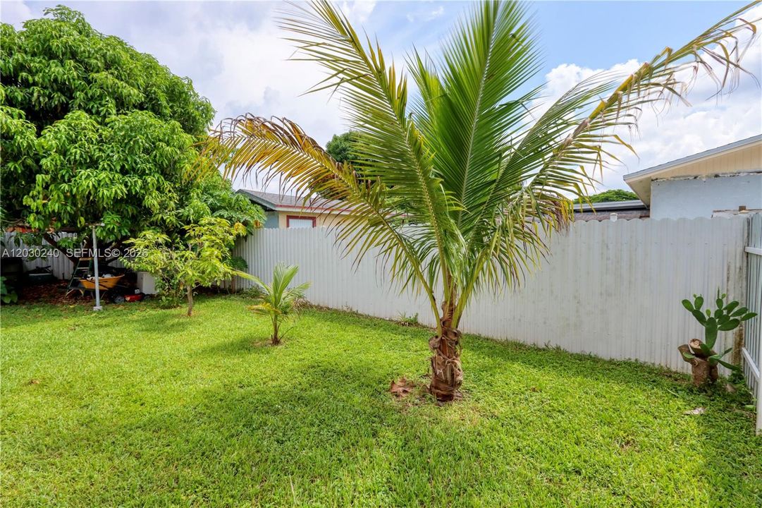 En Venta: $530,000 (4 camas, 2 baños, 2127 Pies cuadrados)