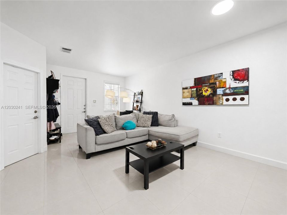 En Venta: $580,000 (3 camas, 2 baños, 1531 Pies cuadrados)