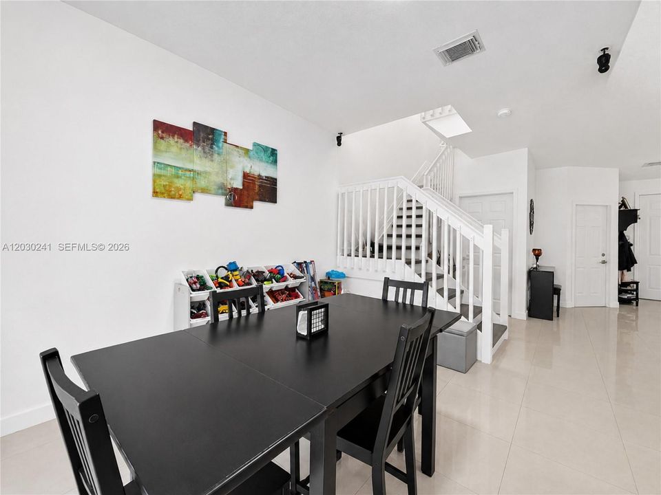 En Venta: $580,000 (3 camas, 2 baños, 1531 Pies cuadrados)
