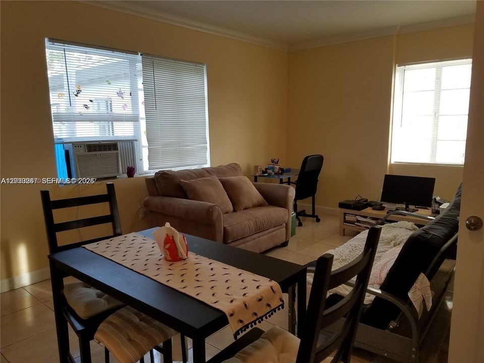 For Sale: $176,000 (1 beds, 1 baths, 592 Square Feet)