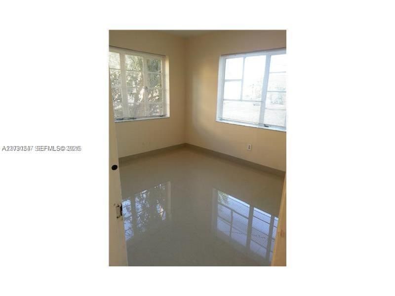 For Sale: $176,000 (1 beds, 1 baths, 592 Square Feet)