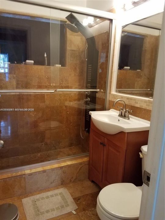 For Sale: $176,000 (1 beds, 1 baths, 592 Square Feet)