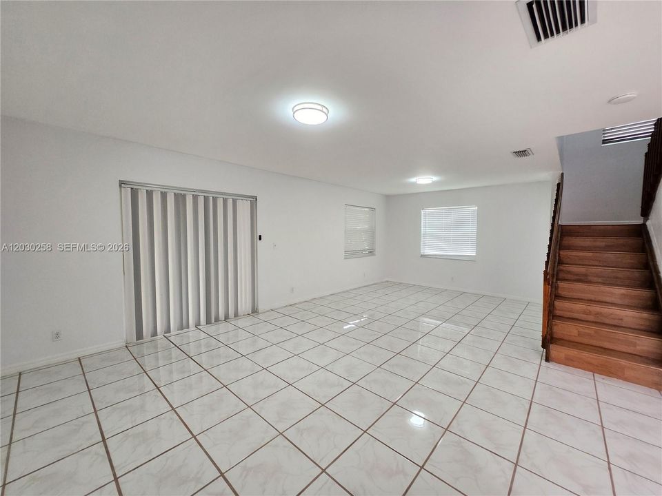For Rent: $3,200 (3 beds, 2 baths, 1808 Square Feet)