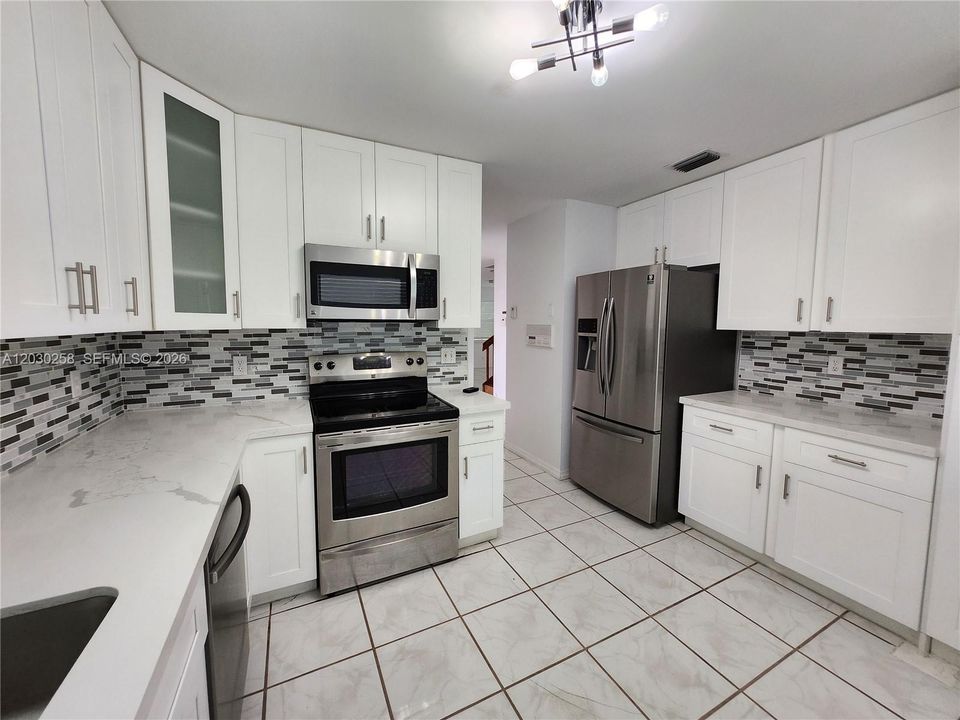 For Rent: $3,200 (3 beds, 2 baths, 1808 Square Feet)