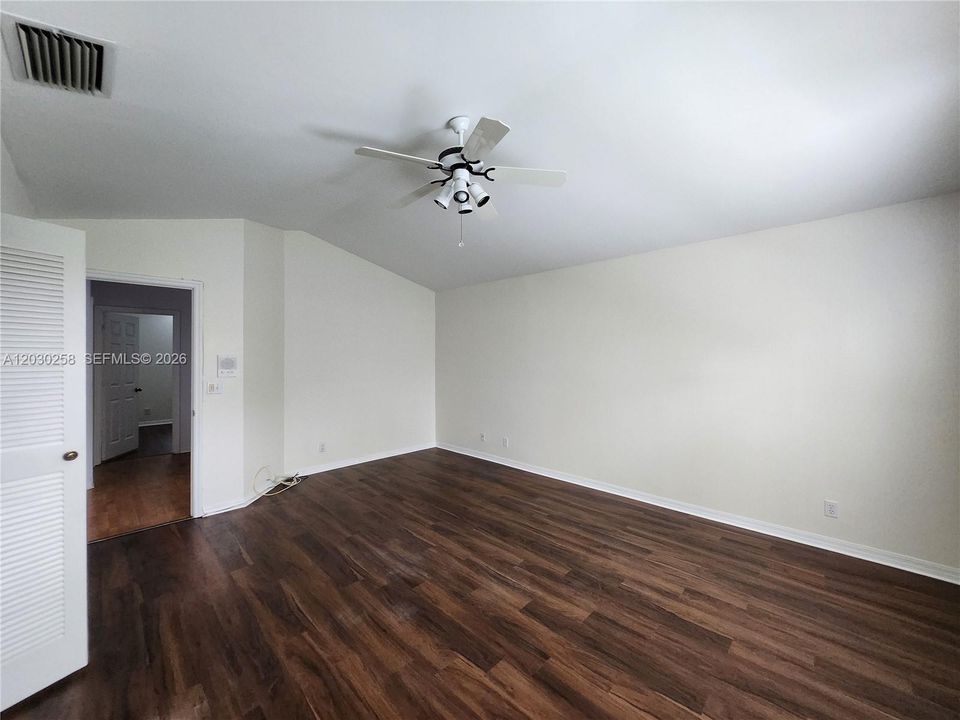 For Rent: $3,200 (3 beds, 2 baths, 1808 Square Feet)