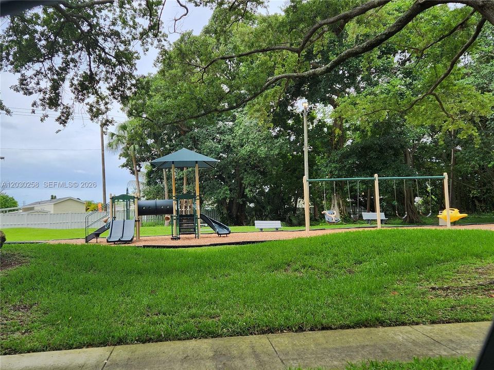For Rent: $3,200 (3 beds, 2 baths, 1808 Square Feet)