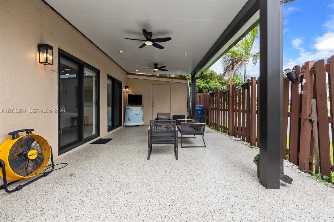For Sale: $499,999 (2 beds, 2 baths, 1582 Square Feet)