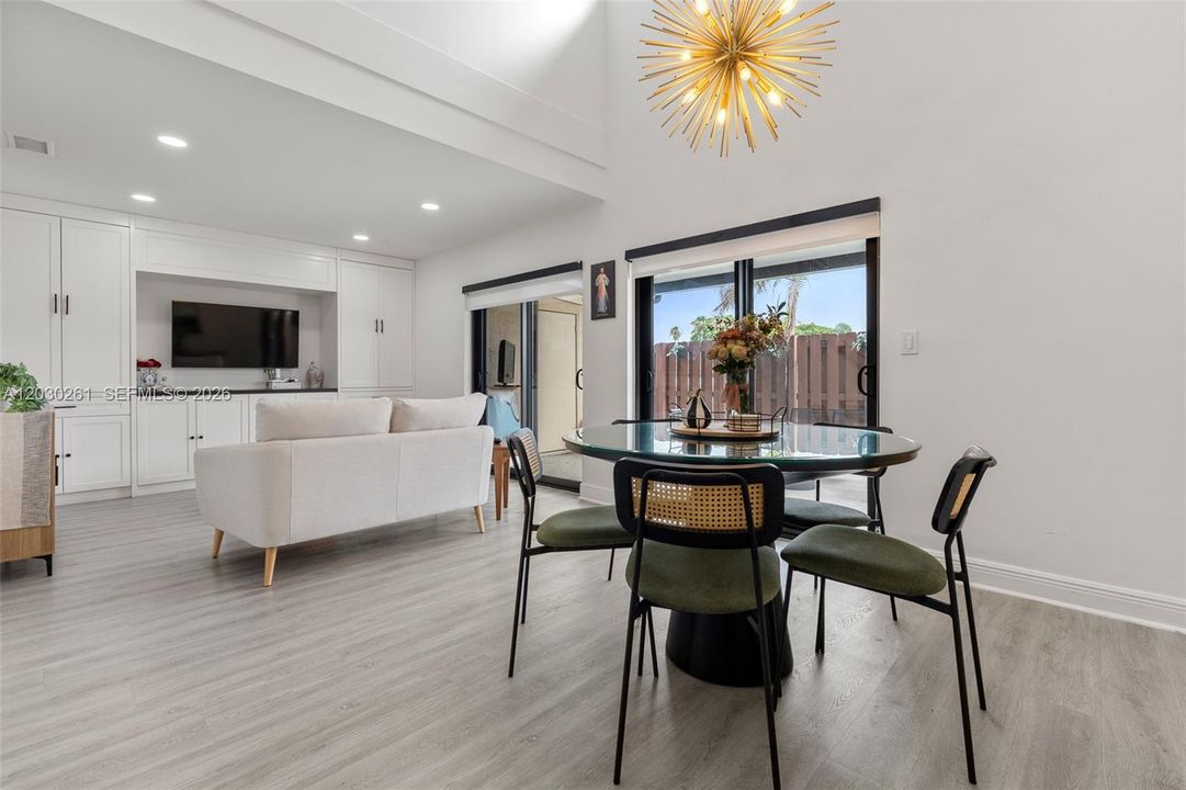For Sale: $499,999 (2 beds, 2 baths, 1582 Square Feet)