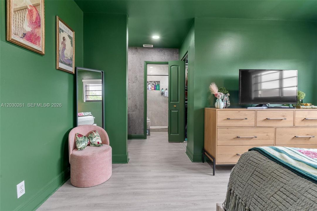For Sale: $499,999 (2 beds, 2 baths, 1582 Square Feet)