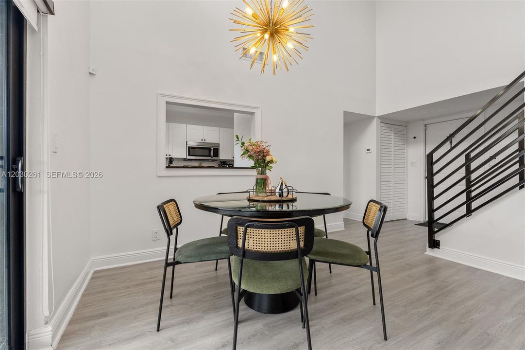 For Sale: $499,999 (2 beds, 2 baths, 1582 Square Feet)
