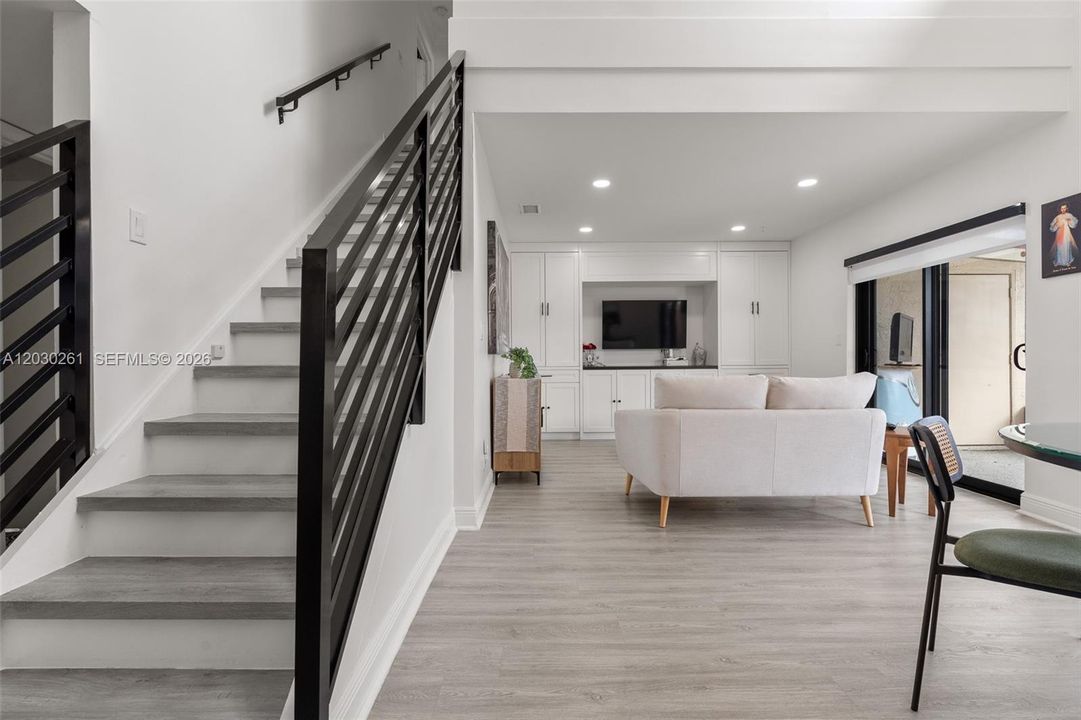 For Sale: $499,999 (2 beds, 2 baths, 1582 Square Feet)