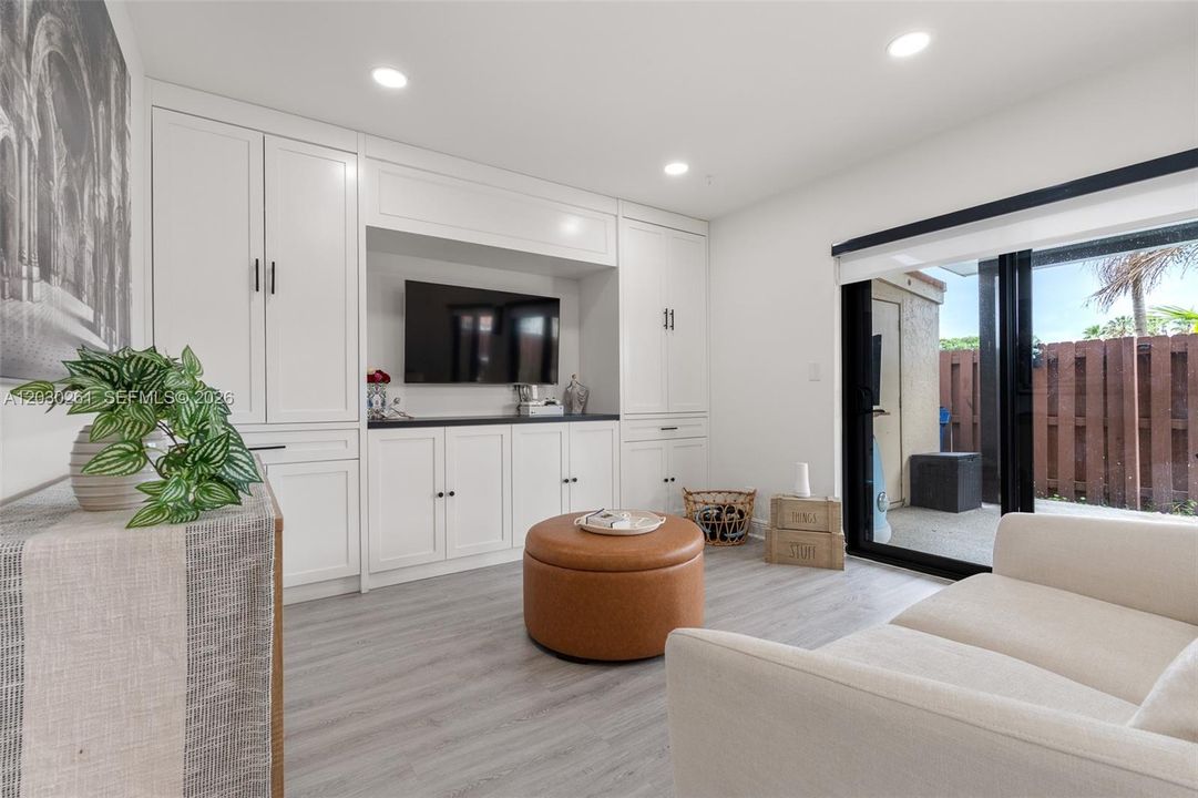 For Sale: $499,999 (2 beds, 2 baths, 1582 Square Feet)