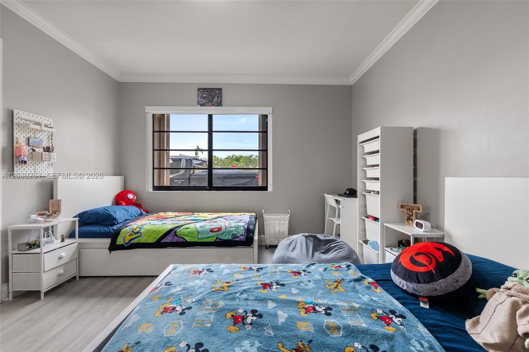 For Sale: $499,999 (2 beds, 2 baths, 1582 Square Feet)