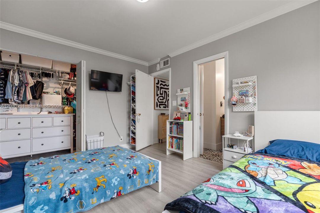 For Sale: $499,999 (2 beds, 2 baths, 1582 Square Feet)