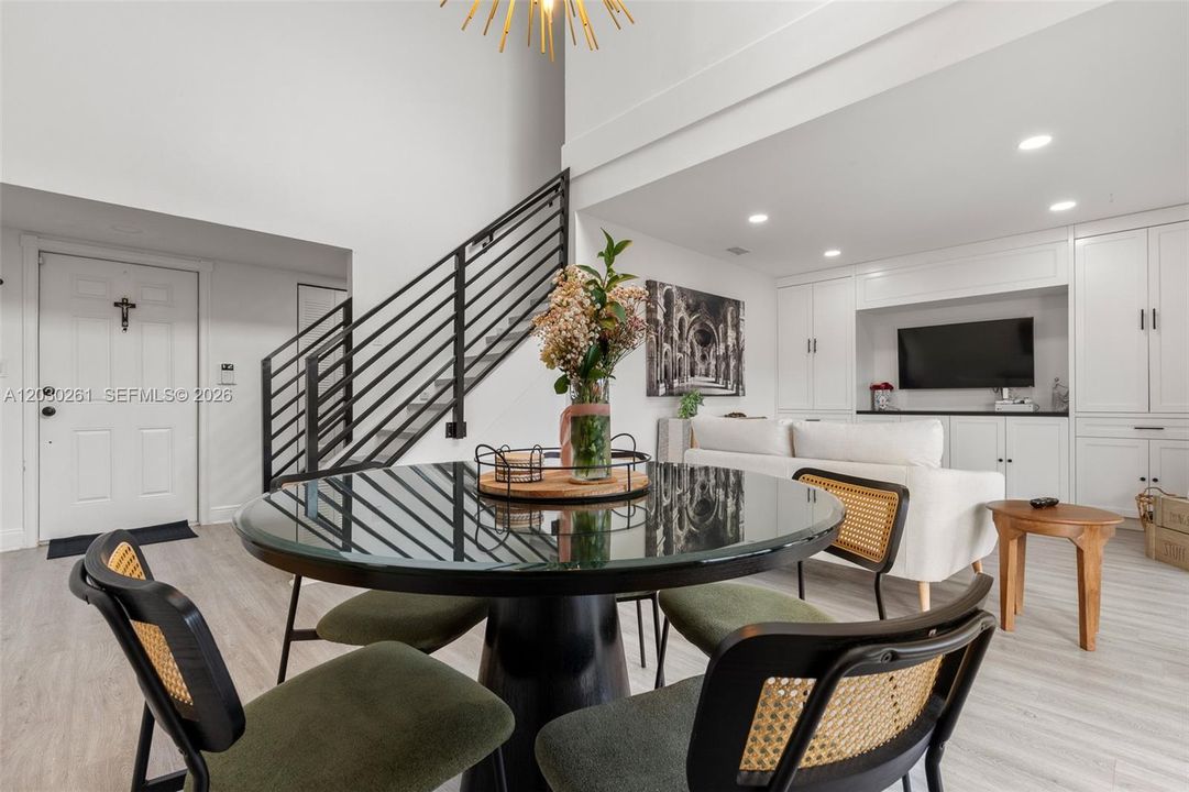 For Sale: $499,999 (2 beds, 2 baths, 1582 Square Feet)