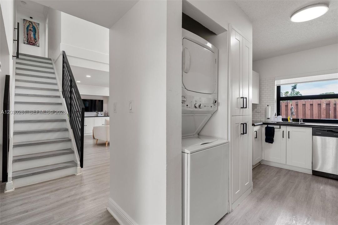 For Sale: $499,999 (2 beds, 2 baths, 1582 Square Feet)