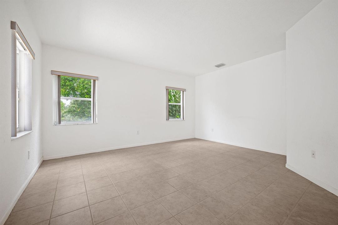 22-web-or-mls-2110-nw-75th-way