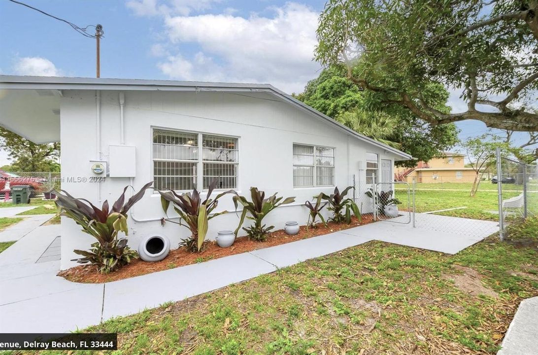 145 SW 13th Avenue, Delray Beach, FL