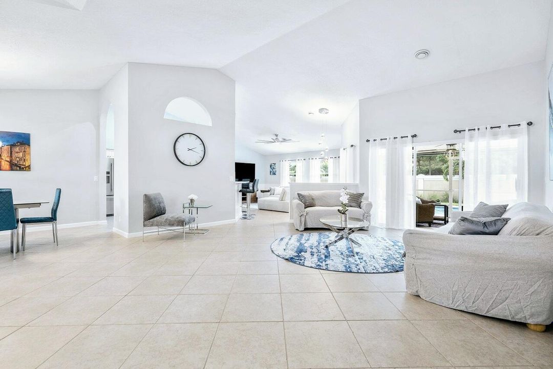 011-12898BucklandStreet-Wellington-FL-33