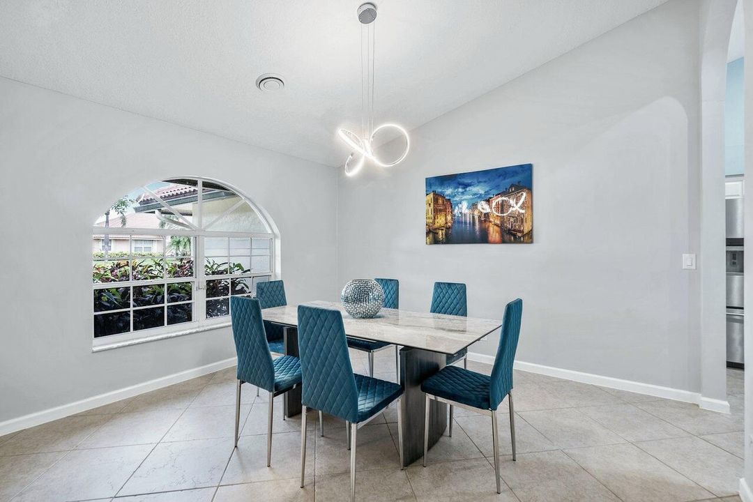010-12898BucklandStreet-Wellington-FL-33