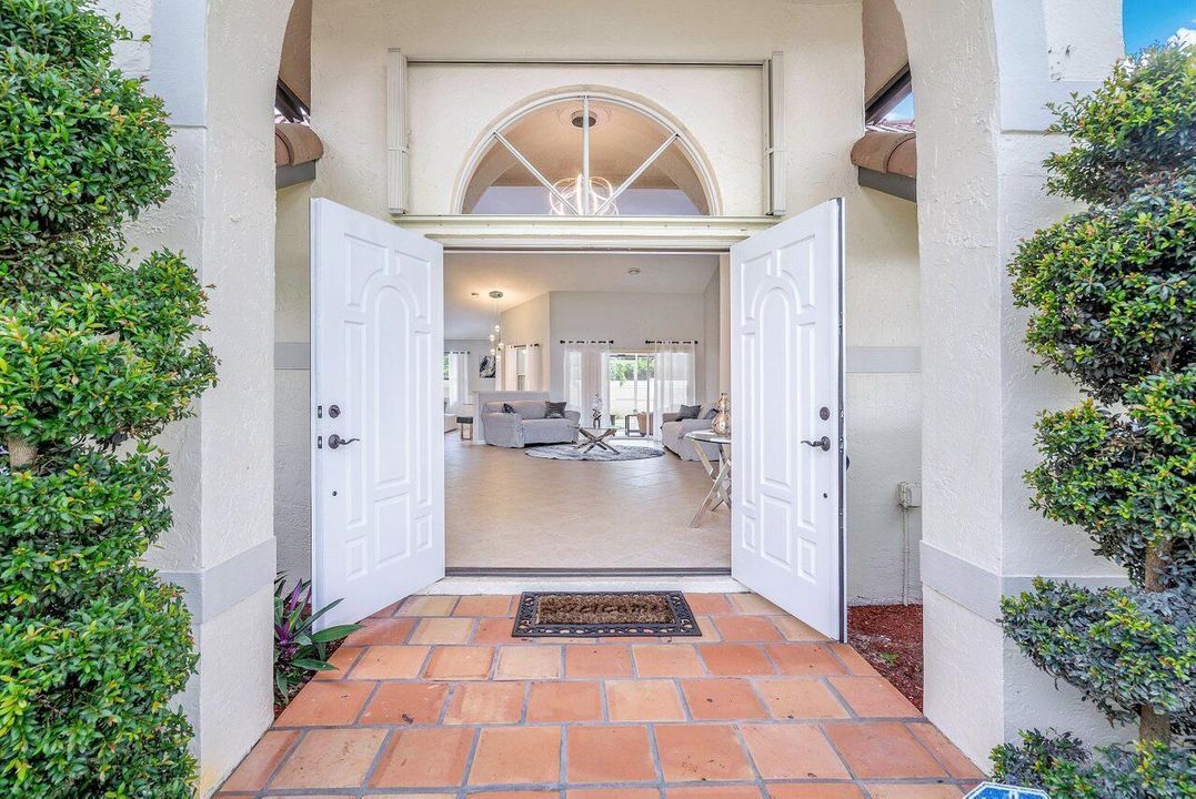 005-12898BucklandStreet-Wellington-FL-33